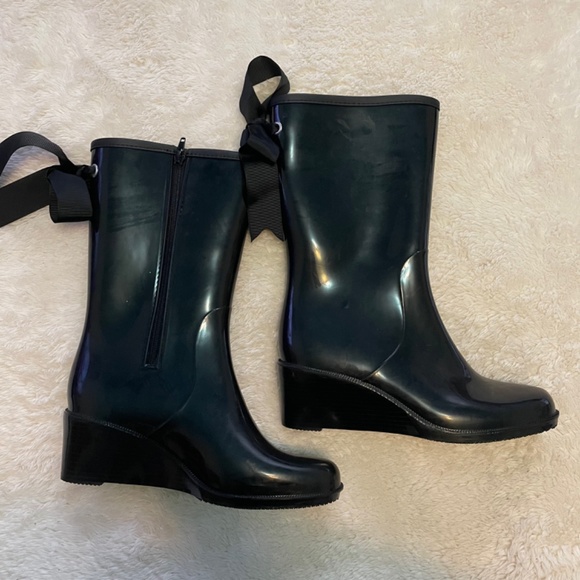 Womens Mid Calf Rubber Waterproof Wedges Black Rain Boots Size 8.5 - Picture 1 of 5